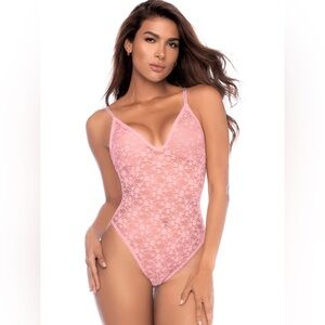 NWT Mapale Daisy Floral Lace Bodysuit